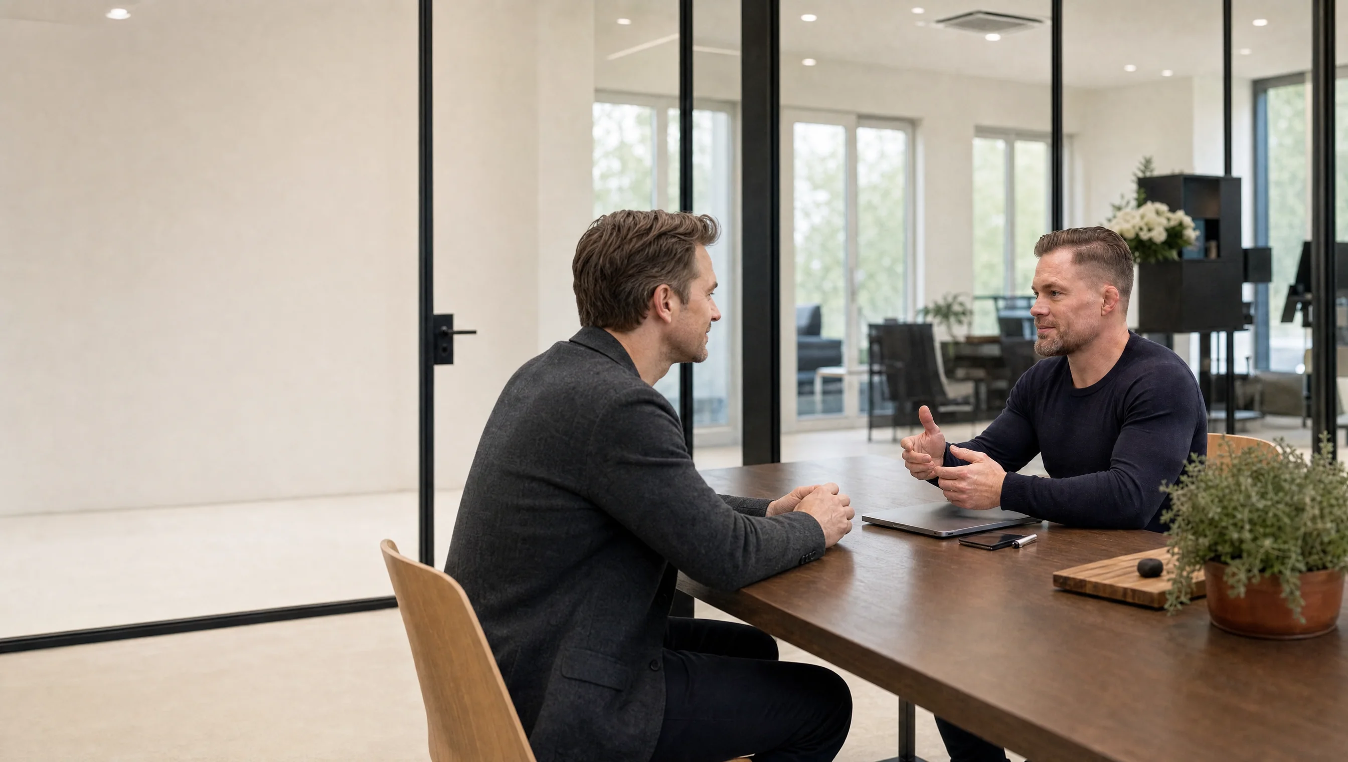 Måns Pettersson in a professional meeting with an industrial client